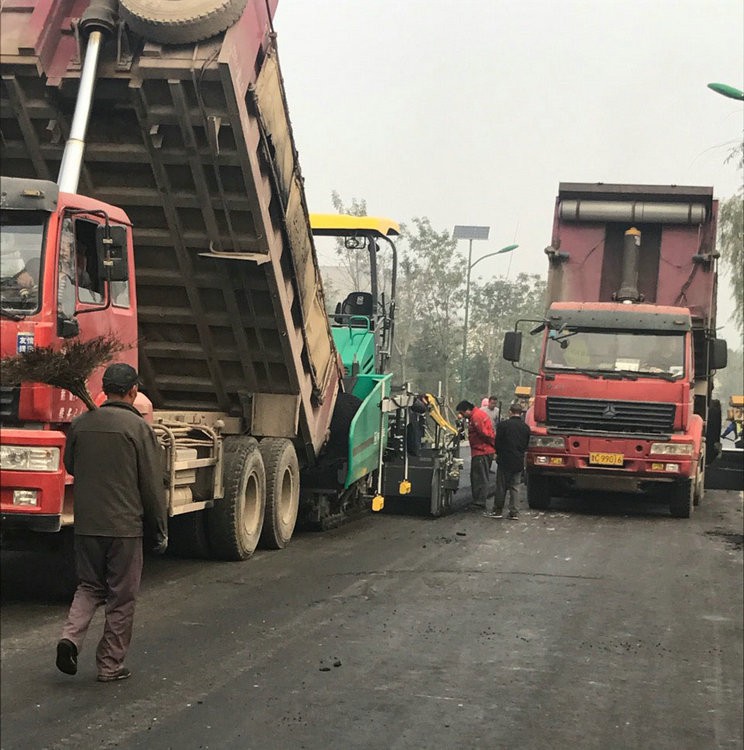 瀝青路面修補運輸車(chē)輛